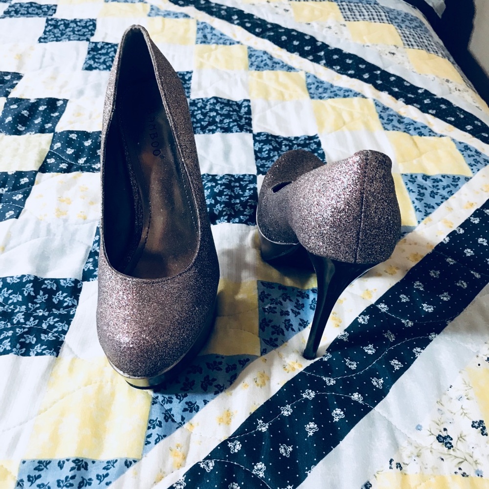 Bamboo purple glitter heels